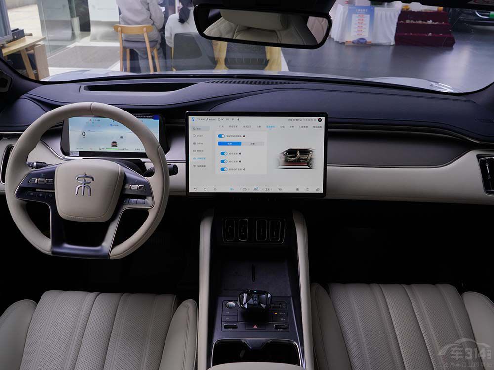 LСiG6 l20fSUV֮