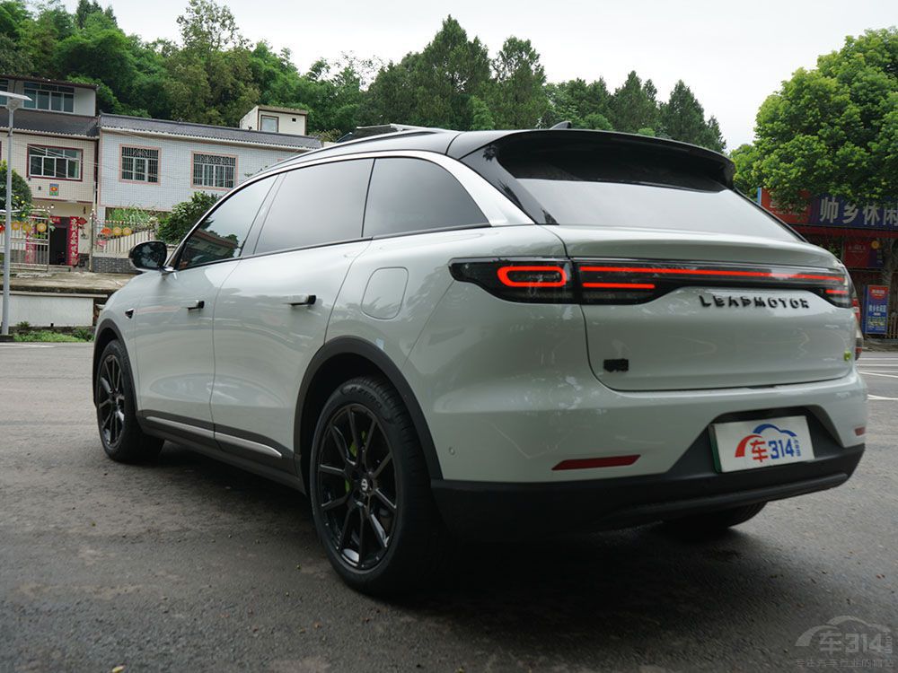 SUV {(ln)S7C11m(x)]