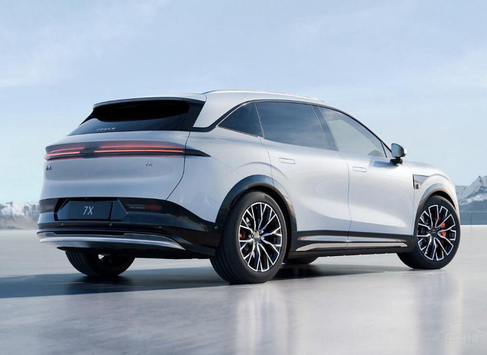 ɶ܇չװl(f)SUV°˚