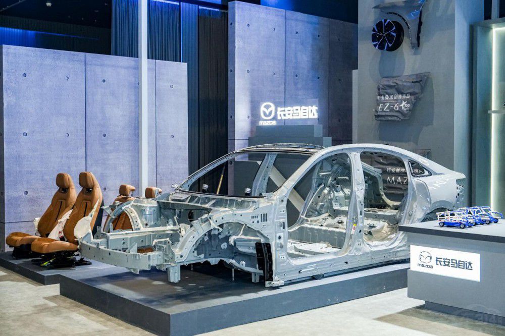 ȫb MAZDA EZ-6ȫ(zhn)܇